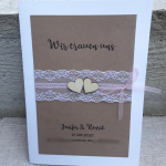 Kirchenheft Hochzeit vintage A5 Kraft Spitze Holzherzen personalisiert taupe Kraftbraun